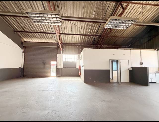 200M² WAREHOUSE TO LET IN ALRODE SOUTH